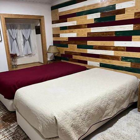 Villa Pe Do Castelo Casinha - Pet Friendly & Garage Tomar Esterno foto