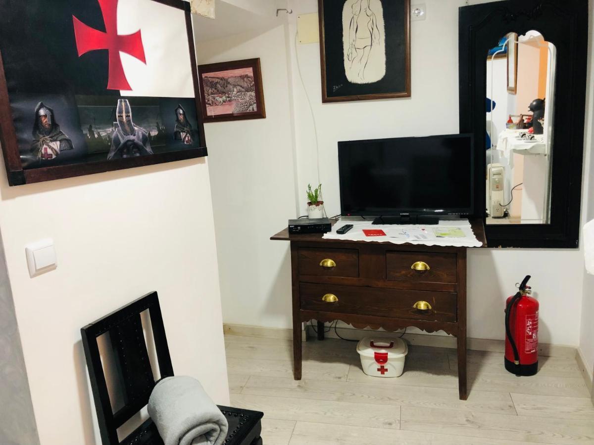 Villa Pe Do Castelo Casinha - Pet Friendly & Garage Tomar Esterno foto